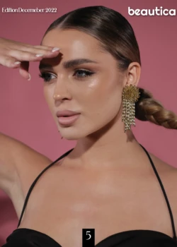 Portfolio Modelka w sesji zdjęciowej do magazynu Fashion France w stylizacji dobranej przez Anię Śmiechowską