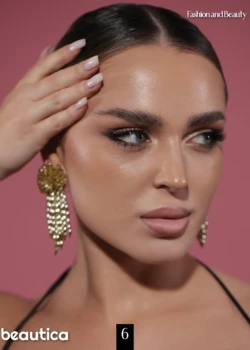Portfolio Modelka w sesji zdjęciowej do magazynu Fashion France w stylizacji dobranej przez Anię Śmiechowską