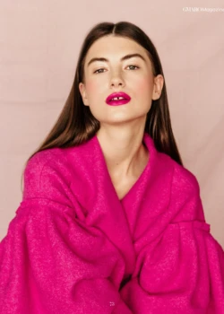 Portfolio Modelka w sesji zdjęciowej do magazynu Gmaro w stylizacji dobranej przez Anię Śmiechowską